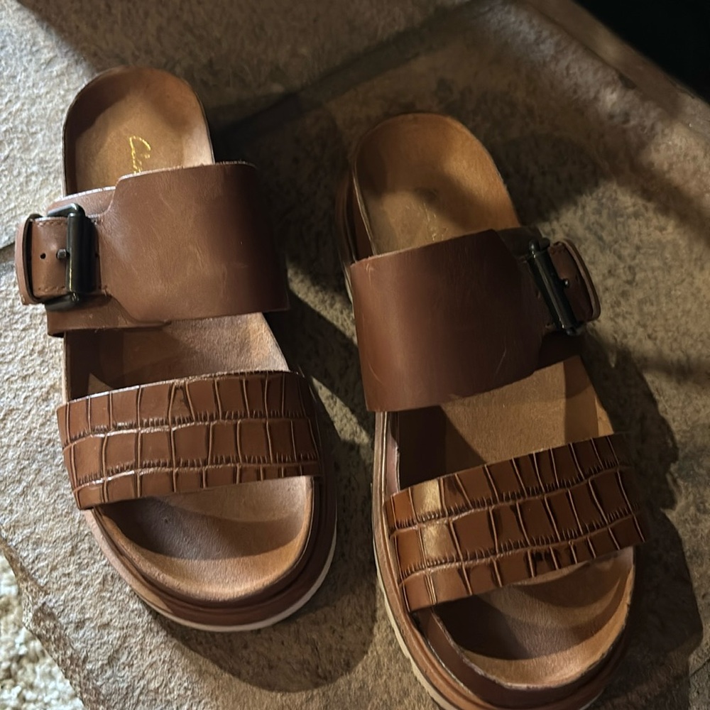 Women’s Clarks Brown Slide Sandals Size 7.5